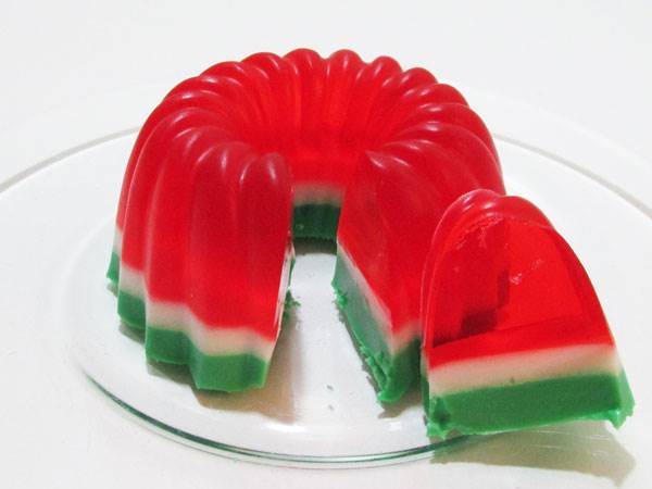 تزیین ژله هندوانه شب یلدا در قالب کیک تزیین ژله هندوانه شب یلدا در قالب کیک