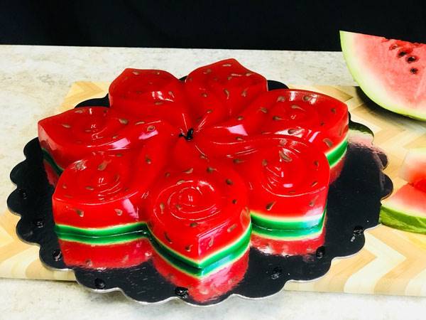 تزیین ژله هندوانه شب یلدا به شکل گل تزیین ژله هندوانه شب یلدا به شکل گل