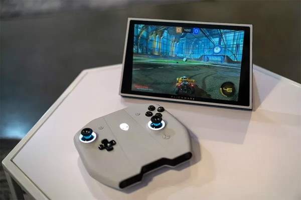 شرکت Alienware نمونه اولیه کنسول قابل حمل Concept UFO را معرفی کرد