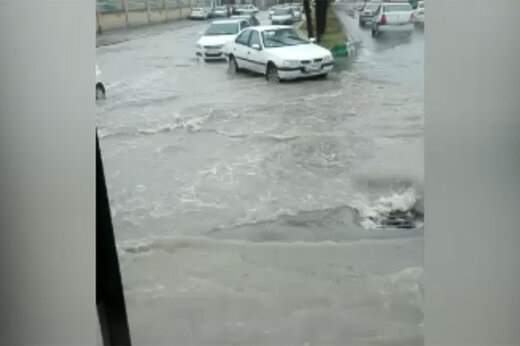فیلم ؛ آب گرفتگی خیابان‌های زاهدان در پی بارش باران