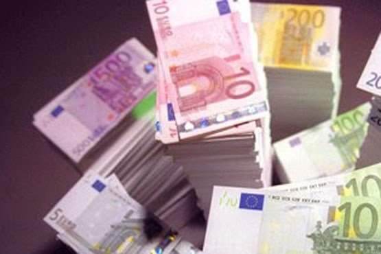 سقف خرید و فروش نقدی ارز در بازار متشکل 50 هزار یورو شد