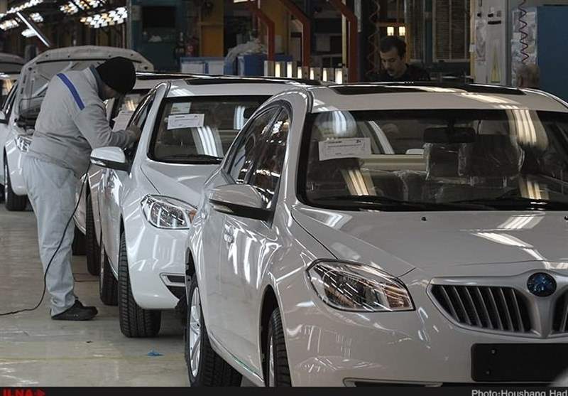 "خودرو‌های بی‌کیفیت" نتیجه تقابل واردات‌چی‌ها و تولید‌کنندگان است