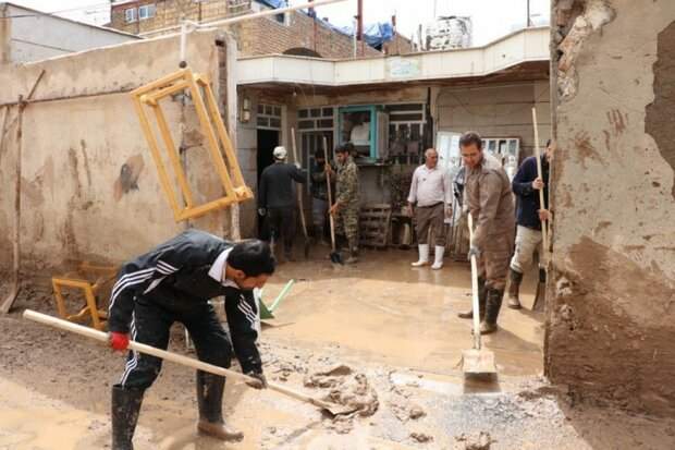 اعزام ده‌ها بولدوزر برای نجات باغات سیل زده زرآباد سیستان و بلوچستان