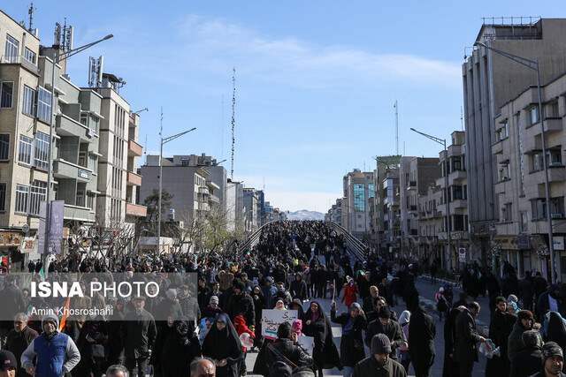 خدمت رسانی اتوبوسرانی در راهپیمایی 22 بهمن