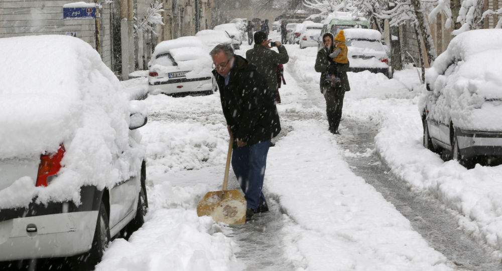 به دلیل کولاک برف، برق 156 هزار مشترک در ایران قطع شد