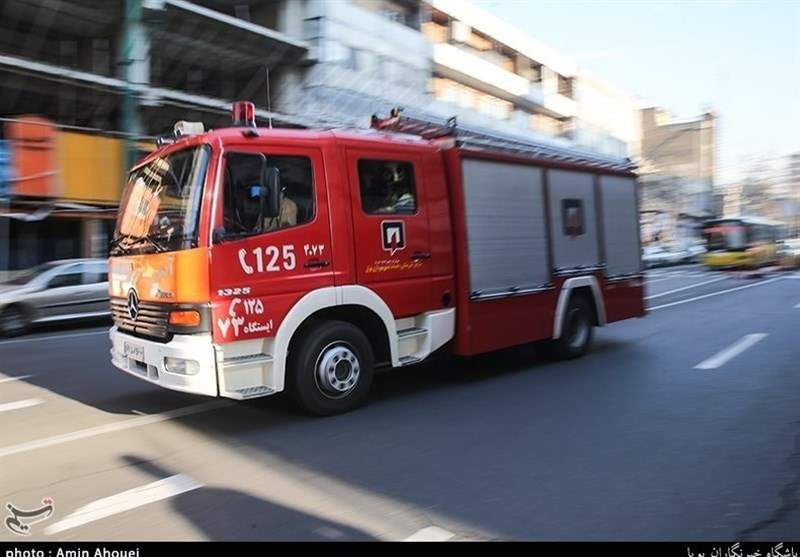 تهران؛ آتش‌سوزی در کارگاه تولید کیف و کفش
