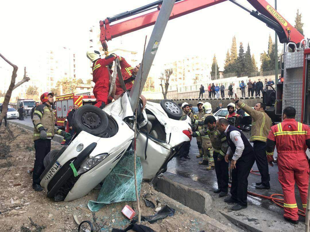 تصادف خودروی 206 در اتوبان امام علی (ع)