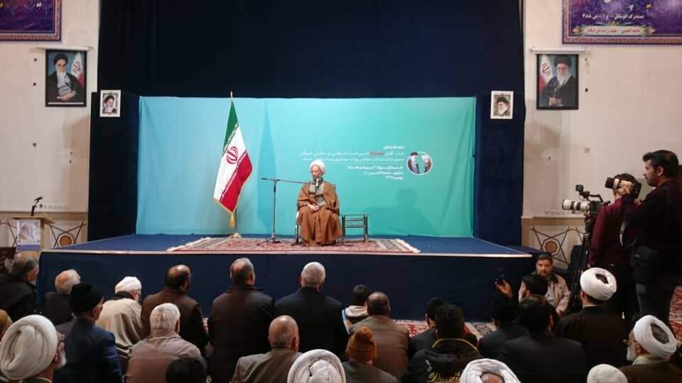 آخرین نشست انتخاباتی آیت الله مصباح یزدی در مشهد برگزار شد