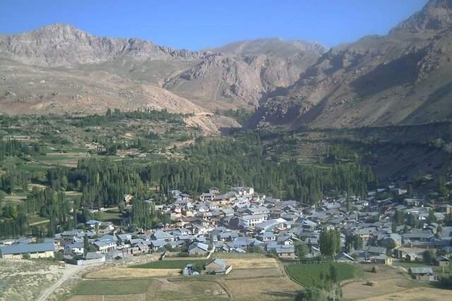 محورهای اصلی فیروزکوه باز است/تردد در محور روستایی با زنجیر چرخ امکان پذیر است