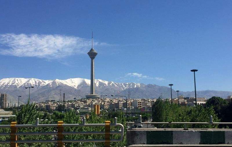 هوای تهران در 12 فروردین ماه پاک است
