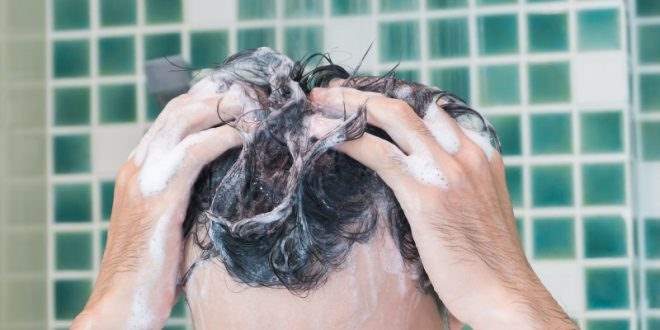 نکات مهم در شستشوی صحیح مو و شانه زدن مو ها + فیلم آموزشی