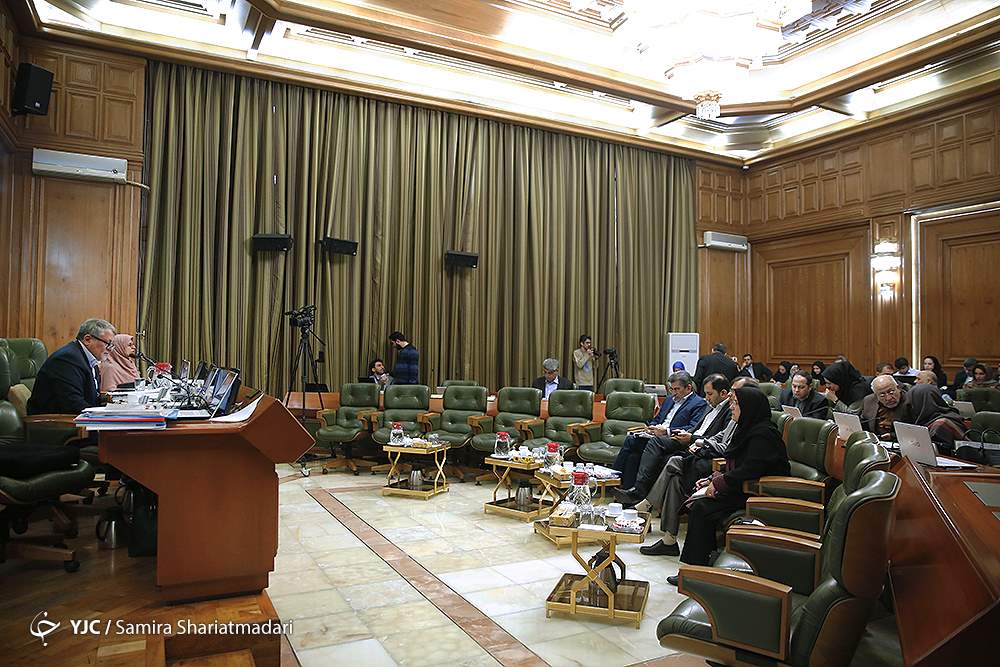 تلاش شورایی‌ها برای کاهش جلسات شورای شهر تهران بی نتیجه ماند