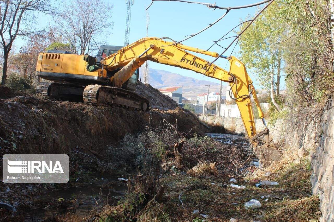 لایروبی 100 کیلومتر از رودخانه‌های لرستان