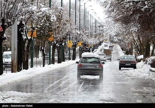 آغاز بارش برف بهاره در تهران