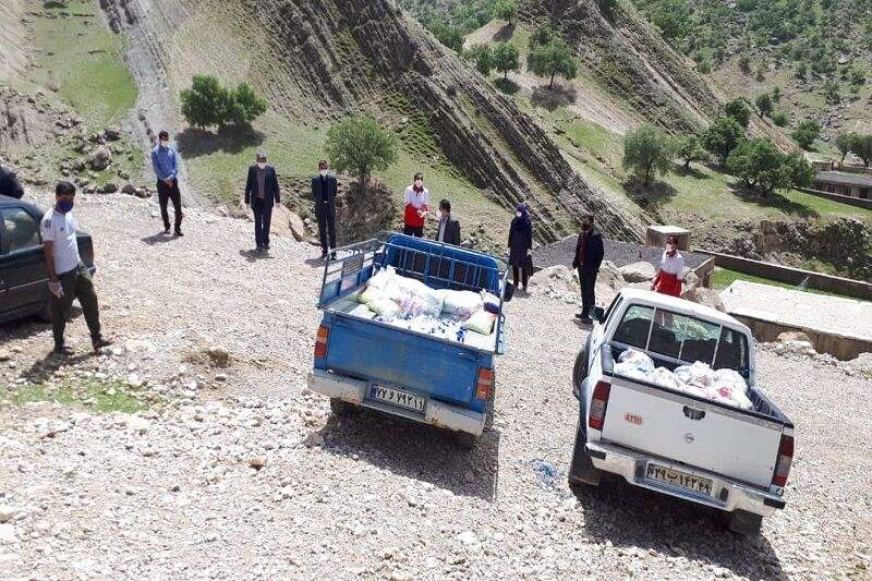 بسته های مواد بهداشتی و غذایی در روستای سرتنگ بیدک توزیع شد