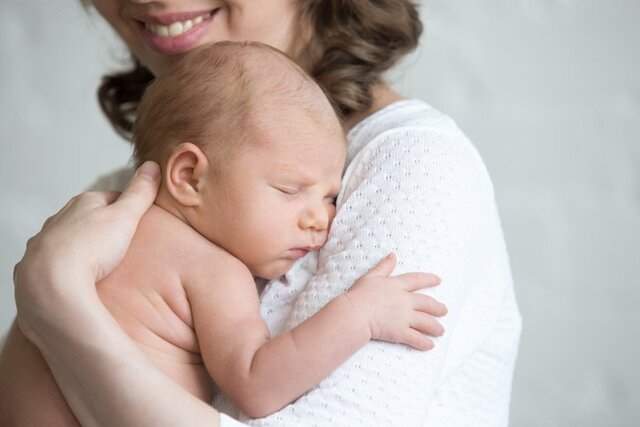 آغوش والدین "معجونی" برای آرامش نوزادن است