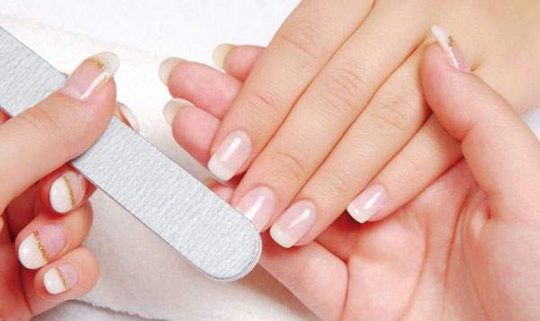 10 روش خانگی برای سفید و محکم شدن ناخن‌های دست و پا