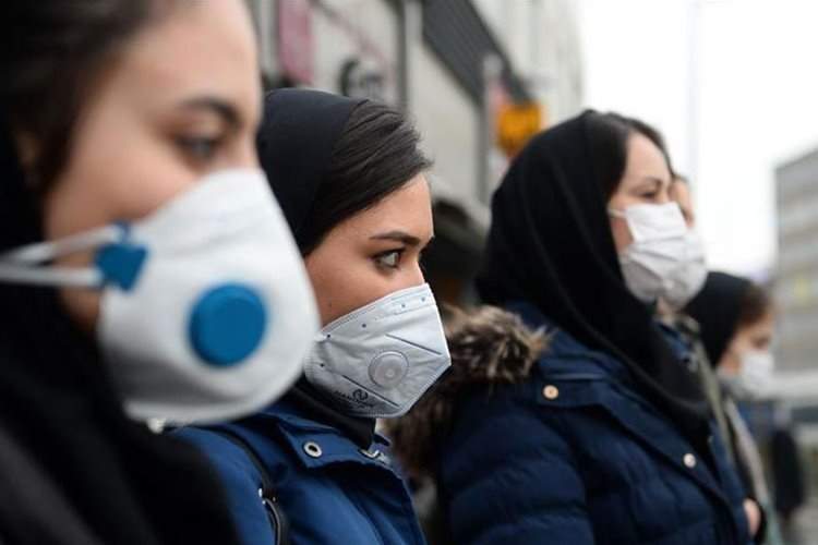 توزیع ماسک  میان شهروندان در پایانه‌های تهران