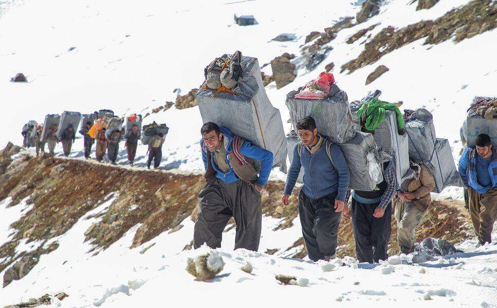 ایجاد 2100 شغل برای کولبران کرمانشاه، کردستان و آذربایجان غربی