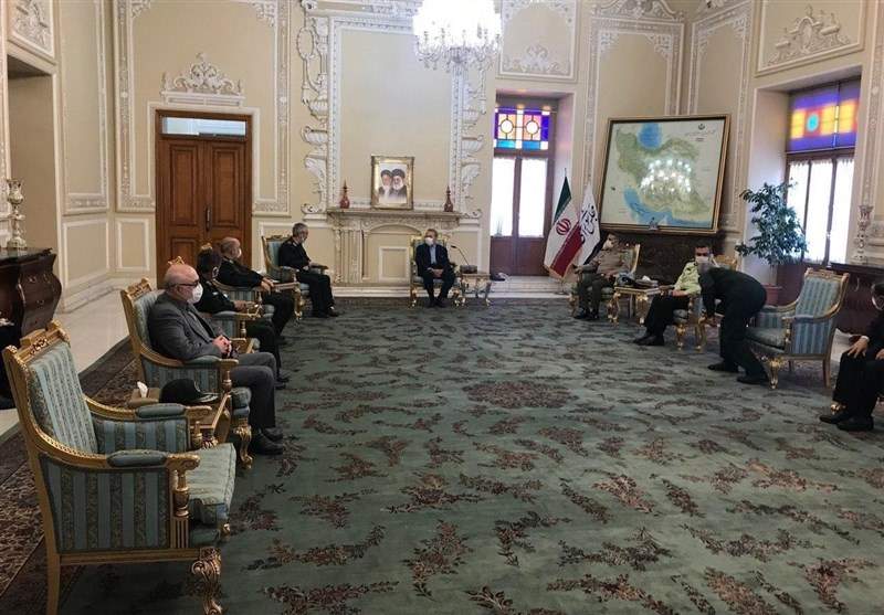 فرماندهان ارشد نظامی با علی لاریجانی دیدار کردند
