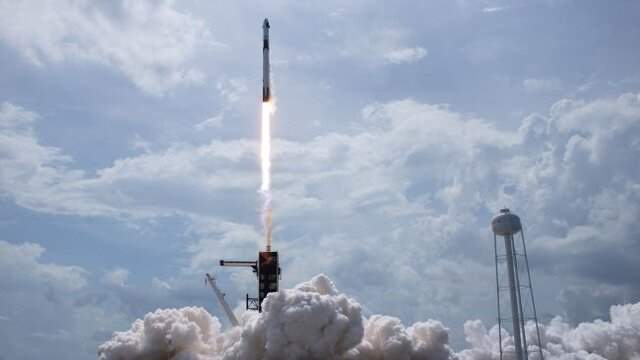 آمریکا پس از 9 سال فضاپیمای سرنشین دار به فضا فرستاد