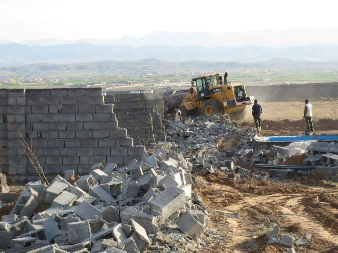 بناهای غیرمجاز در زمینهای کشاورزی مشهد تخریب شدند