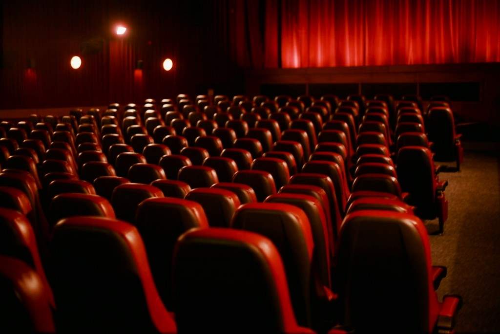 کاهش درآمد سینماهای آمریکا