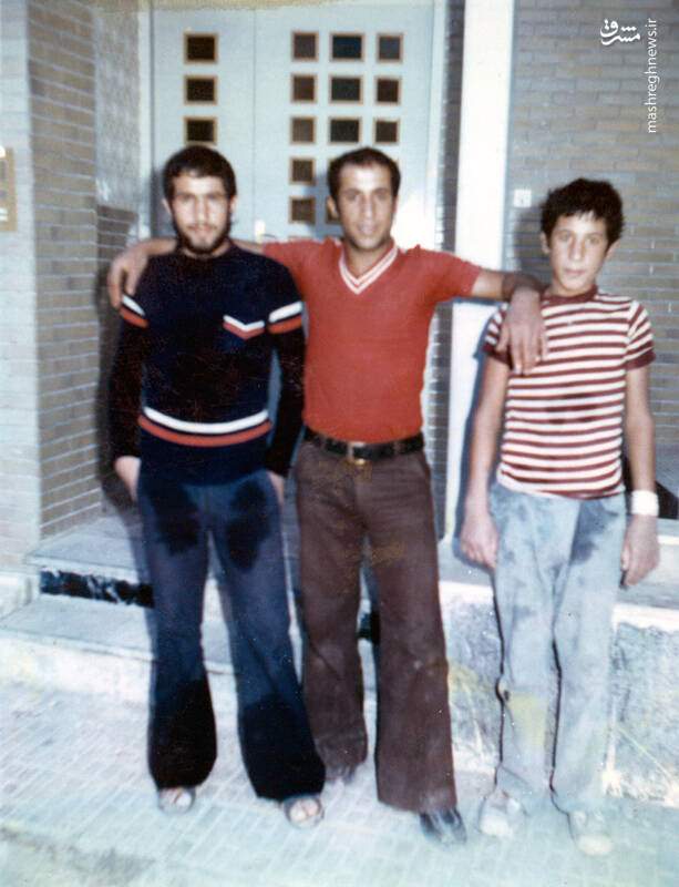 شهید جواد افراسیابی(نفر اول از راست)