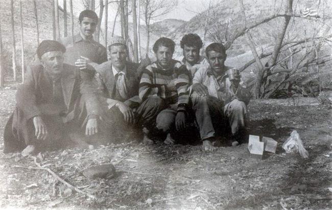 شهید جواد افراسیابی(نفر سوم از راست)