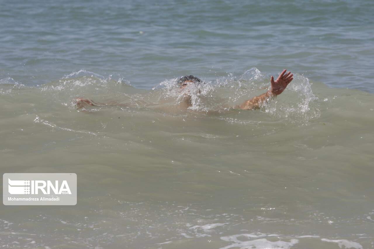 مسافری در منطقه شنا ممنوع ساحل تالش غرق شد
