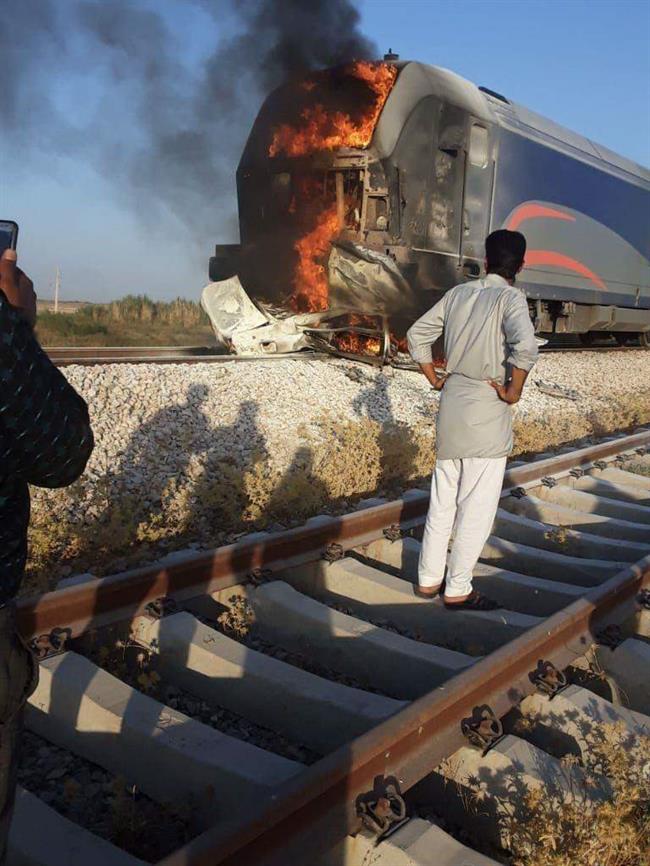 برخورد مرگبار با قطار، پژو 405 را به آتش کشید برخورد مرگبار با قطار، پژو 405 را به آتش کشید +عکس