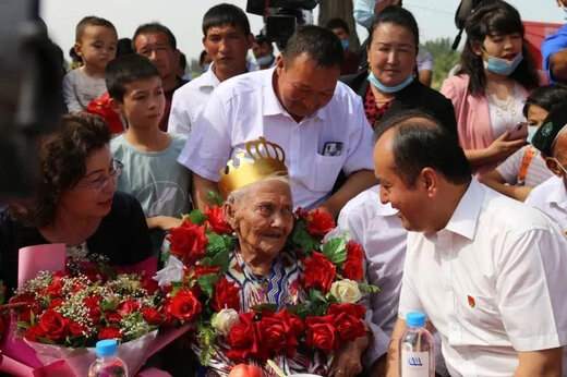 ببینید ؛ تولد مادربزرگ 134 ساله چینی