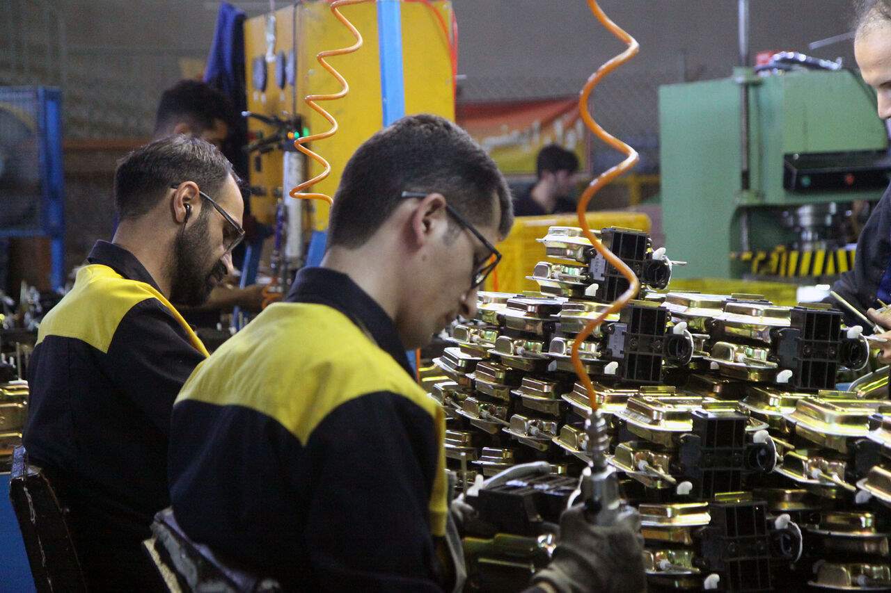 دو طرح صنعتی قم با اشتغال مستقیم 200 نفر به بهره‌برداری رسید