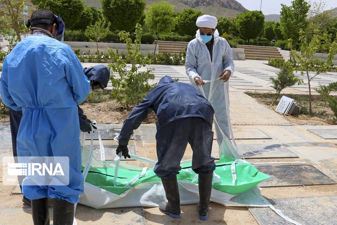 70 روحانی جهادی سیستان و بلوچستان در غسل و دفن اموات کرونایی مشارکت دارند