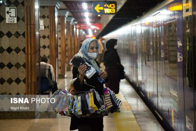 درخواست دوگانه مردم با دستفروشی در مترو