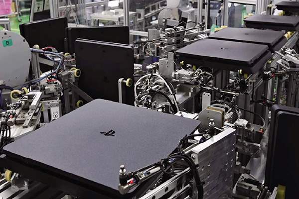 تولید پلی استیشن 4 در 30 ثانیه؛ عملکرد فوق العاده ربات‌ها در خطوط تولید سونی