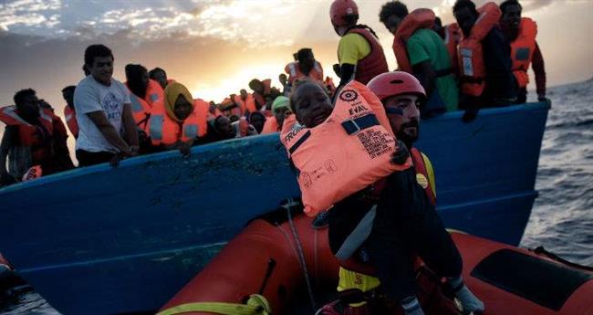 توقف کشتی حامل مهاجران غیر قانونی ایرانی در ترکیه 
