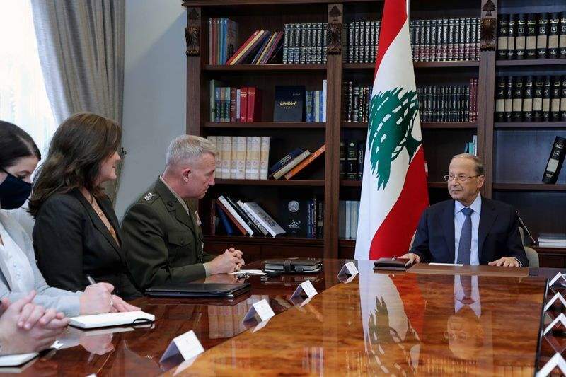 همکاری‌های نظامی محور دیدار فرمانده سنتکام و رئیس‌جمهوری لبنان