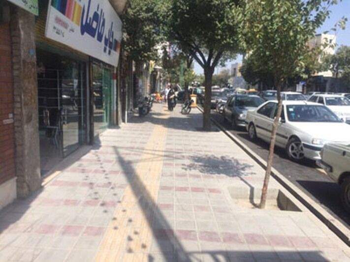 استفاده شهرداری تهران از پیاده‌روها هیچ منفعت قانونی را مختل نمی‌کند