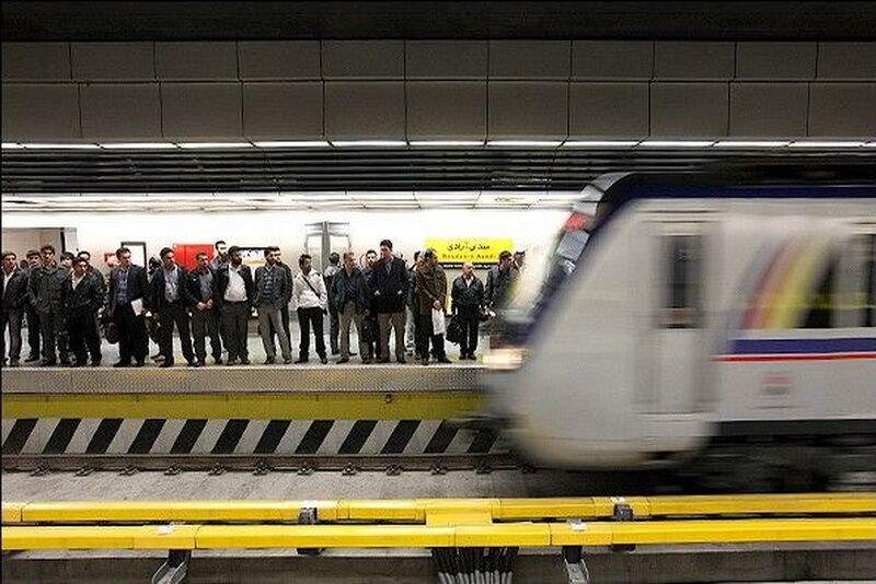 چرا فاصله حرکت قطارها در مترو پایتخت کمتر نمی‌شود؟