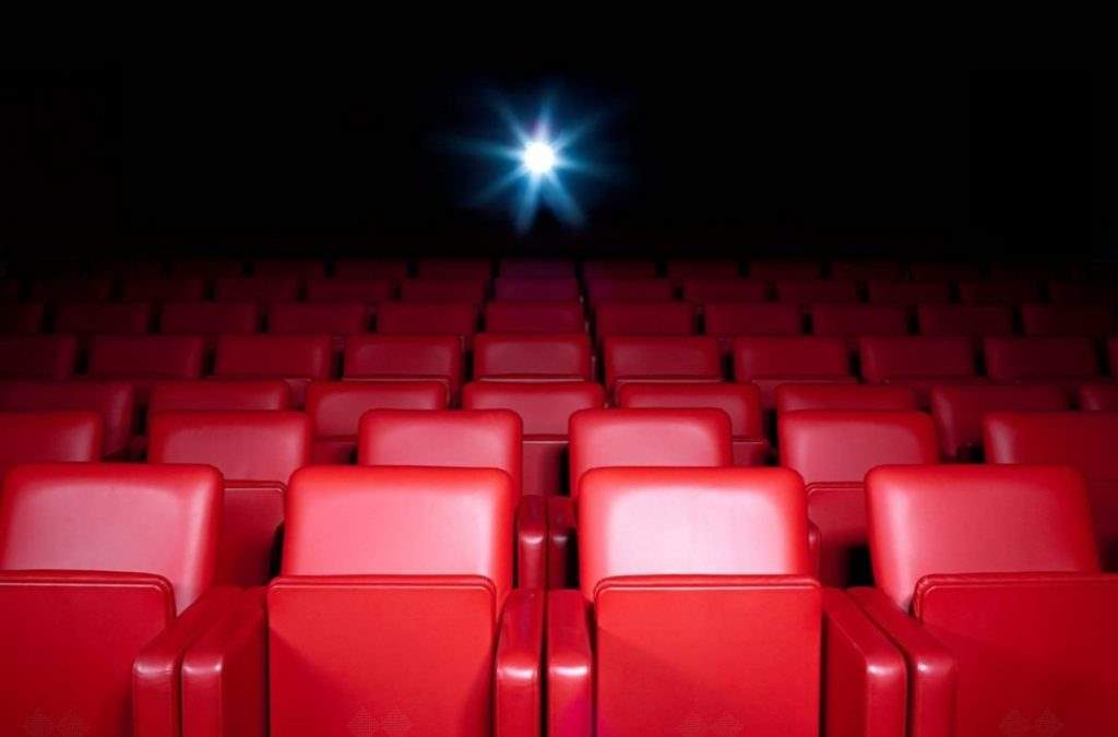 آیا باید سالن‌های سینمایی بسته باشند؟!