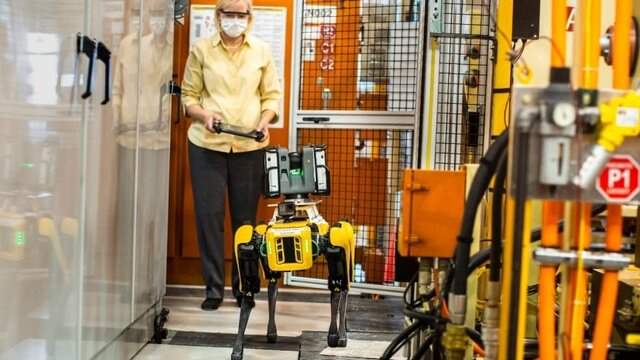 استفاده از سگ رباتیک برای طراحی مجدد کارخانه "فورد"