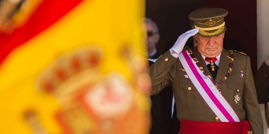 خروج پادشاه سابق اسپانیا از کشورش به دنبال مطرح شدن نامش در یک فساد مالی