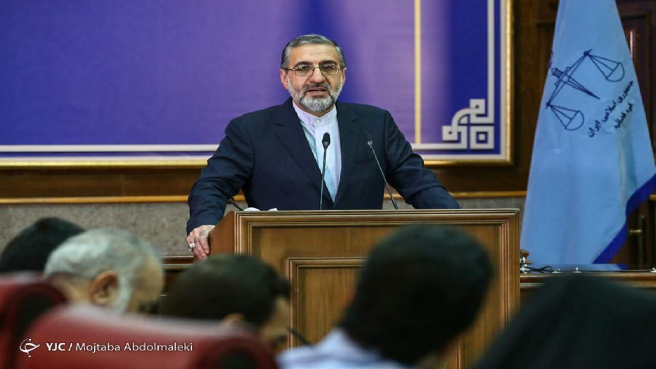 رای دادگاه طبری به زودی اعلام می شود/ ملاقات سفیر استرالیا با مور گیلبرت در زندان