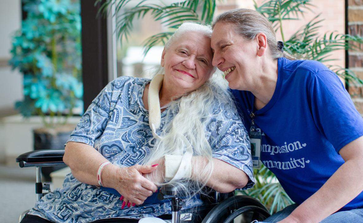ابتلا به ویروس کرونا دو خواهر را پس از 50 سال جدایی به هم رساند