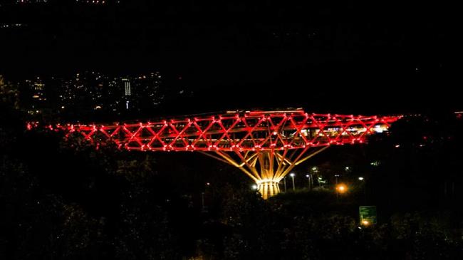 پل طبیعت در شب عاشورا قرمز می‌شود
