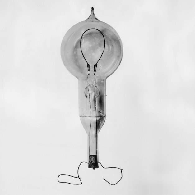 اختراع لامپ؛ ادیسون یا لاتیمر؟!