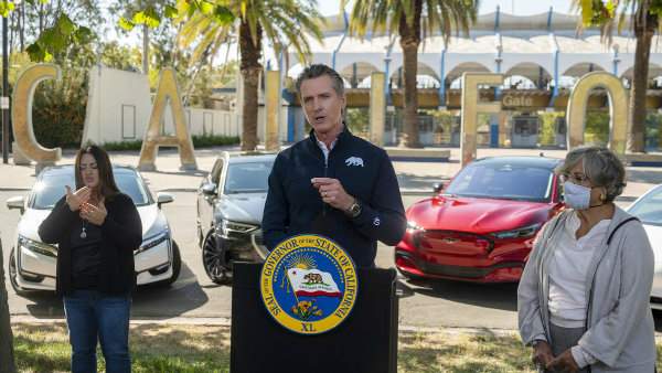 ممنوعیت فروش خودروهای جدید بنزینی و دیزلی از سال 2035 در کالیفرنیا
