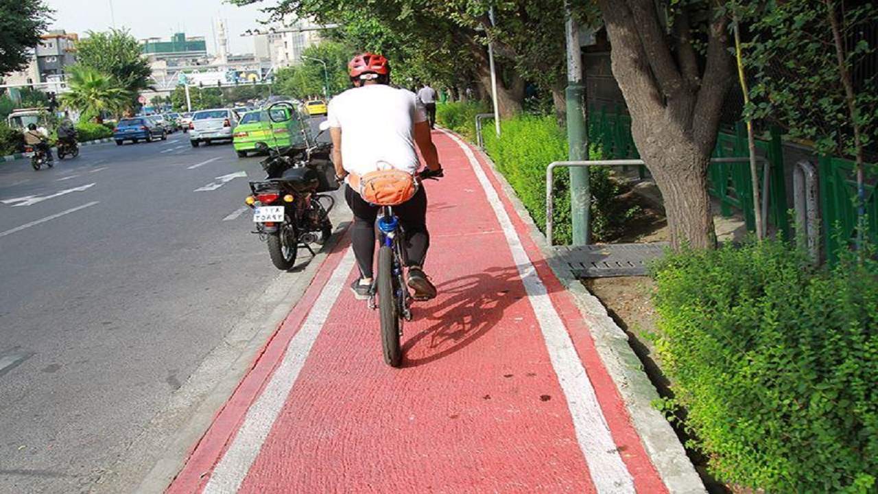 تکمیل مسیر‌های ویژه دوچرخه سواری در خیابان کریمخان زند