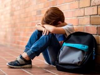 نقش والدین در برطرف کردن گوشه‌گیرى کودکان